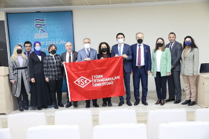 recep-tayyip-erdogan-universitesi-rteu-rektorlugu-tarafindan-ts-en-iso-10002-musteri-memnuniyeti-yonetim-sistemi-belge-takdim-toreni-gerceklestirildi-2.jpg