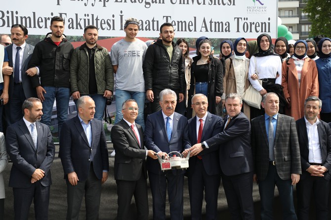 recep-tayyip-erdogan-universitesi-saglik-bilimleri-fakultesi-temel-atma-toreni-9.jpg