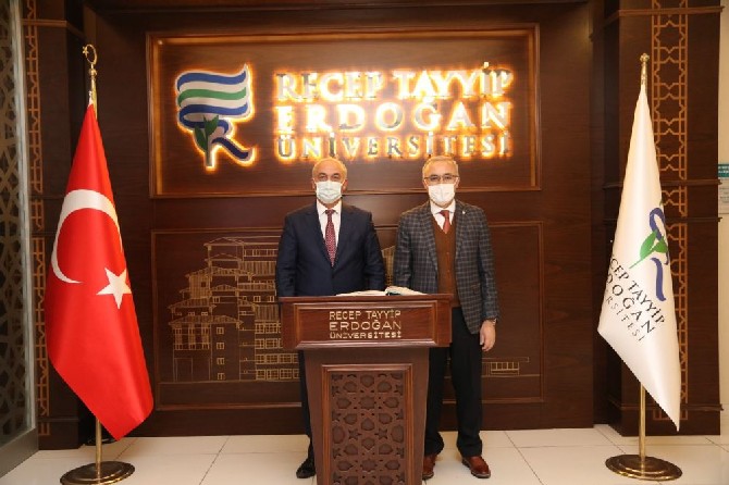 recep-tayyip-erdogan-universitesi-uni-dokap-donem-baskanligini-giresun-universitesine-devretti-(1).jpg