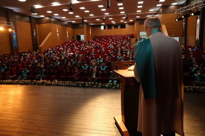 recep-tayyip-erdogan-universitesinde-akademik-yukselme-toreni-gerceklestirildi-24.jpg