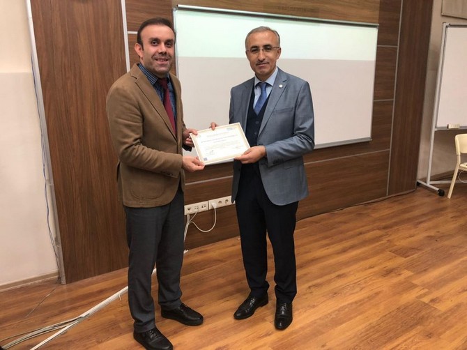 recep-tayyip-erdogan-universitesinde-ii.-deney-hayvanlari-kullanim-kursu-sertifika-toreni-duzenlendi-(13).jpg