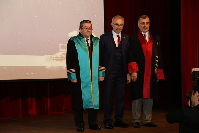 recep-tayyip-erdogan-universitesinin-12.-kurulus-yil-donumu-kutlandi-(10)-001.jpg