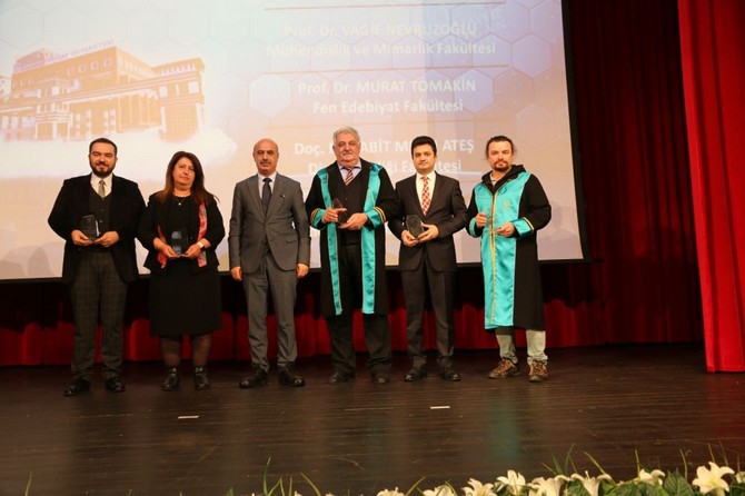 recep-tayyip-erdogan-universitesinin-16-kurulus-yil-donumu-kutlandi-10.jpg