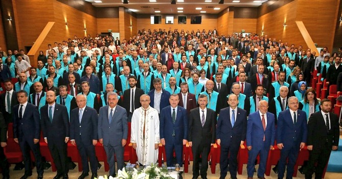 recep-tayyip-erdogan-universitesinin-akademik-acilis-toreni-(5).jpg