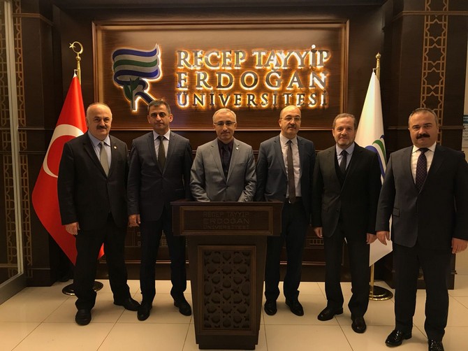 rektor-prof.-dr.-huseyin-karaman,-dogu-karadeniz-bolgesi-rektorleri-ile-bir-araya-geldi-(3).jpg