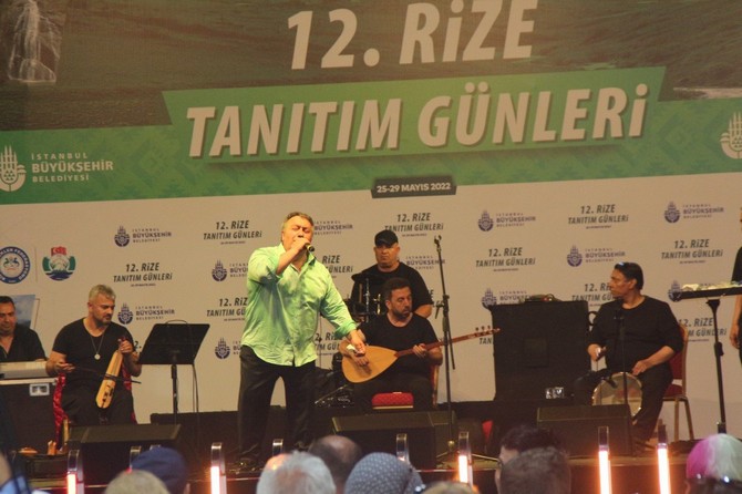ridef-ve-rideva-tarafindan-istanbulda-duzenlenen-12-rize-gunleri-5-sehidimizin-oldugu-bu-gunlerde-konserlerle-devam-ediyor-2.jpg