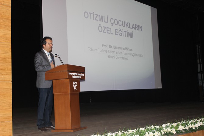 rize’de,-“otizmli-cocuklarda-ozel-egitim”-konulu-konferans-(1).jpg
