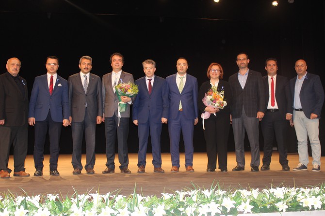 rize’de,-“otizmli-cocuklarda-ozel-egitim”-konulu-konferans-(4).jpg