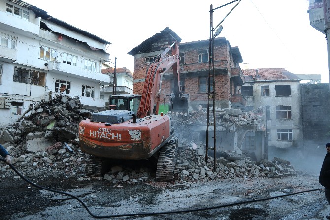 rize’de-‘kultur-sokagi’-olarak-planlanan-sokaktaki-binalarin-yikimina-baslandi-(4).jpg