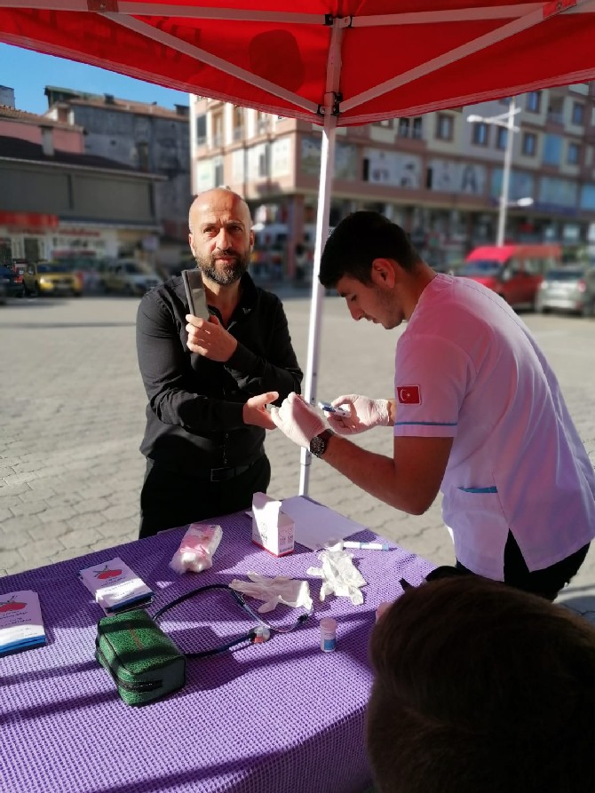 rize’de-“dunya-diyabet-gunu”-etkinlikleri-(6).jpg