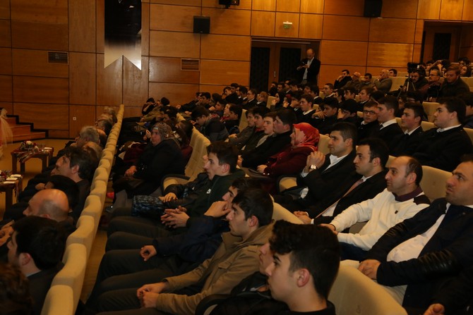 rize’de-“irfani-gelenegimiz-ve-hoca-ahmet-yesevi-konferansi”-yapildi-(11).jpg