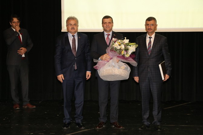 rize’de-“irfani-gelenegimiz-ve-hoca-ahmet-yesevi-konferansi”-yapildi-(14).jpg