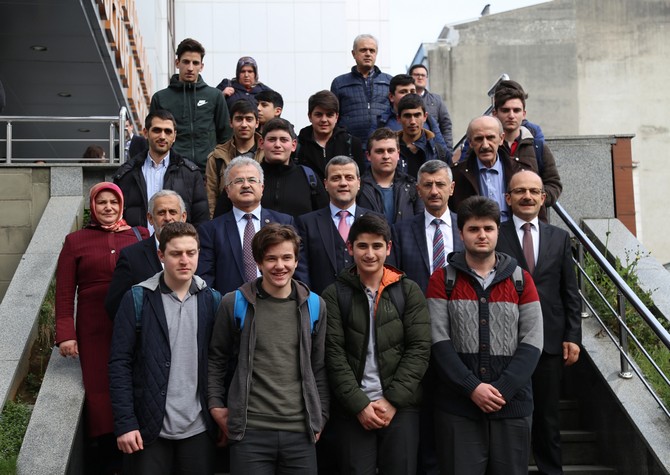 rize’de-“irfani-gelenegimiz-ve-hoca-ahmet-yesevi-konferansi”-yapildi-(4).jpg