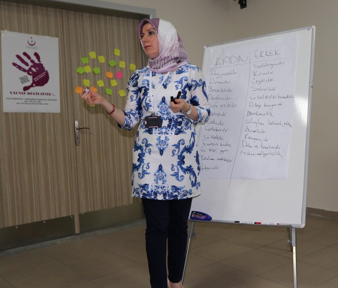 rize’de-“kadina-yonelik-siddet”-egitimi-duzenlendi-(3).jpg