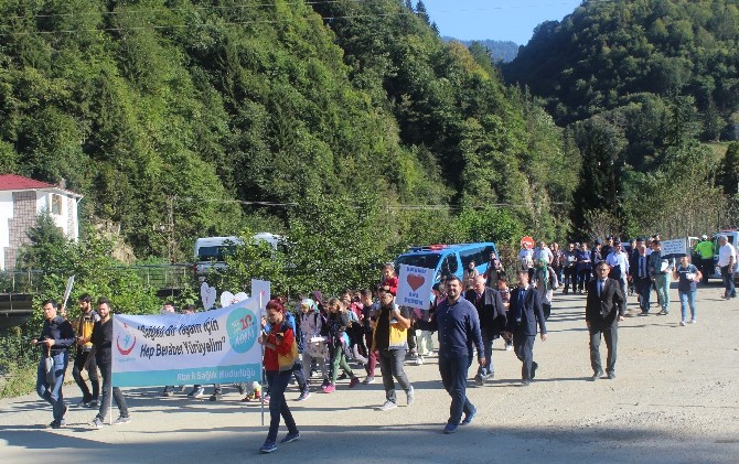 rize’de-“saglikli-yasam-yuruyusu”-etkinlikleri-(2).jpg