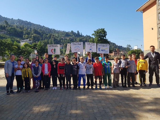 rize’de-“saglikli-yasam-yuruyusu”-etkinlikleri-(9).jpg