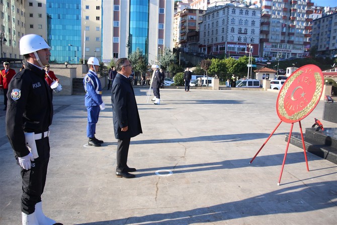 rize’de-10-kasim-ataturk’u-anma-torenleri-(1)-001.jpg