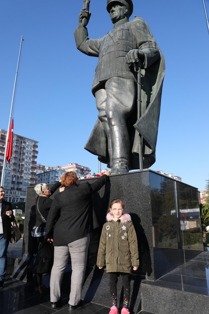 rize’de-10-kasim-ataturk’u-anma-torenleri-(1).jpg