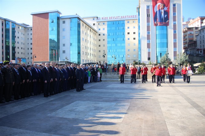rize’de-10-kasim-ataturk’u-anma-torenleri-(3)-001.jpg