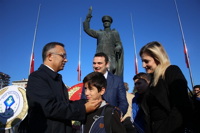 rize’de-10-kasim-ataturk’u-anma-torenleri-(5)-001.jpg