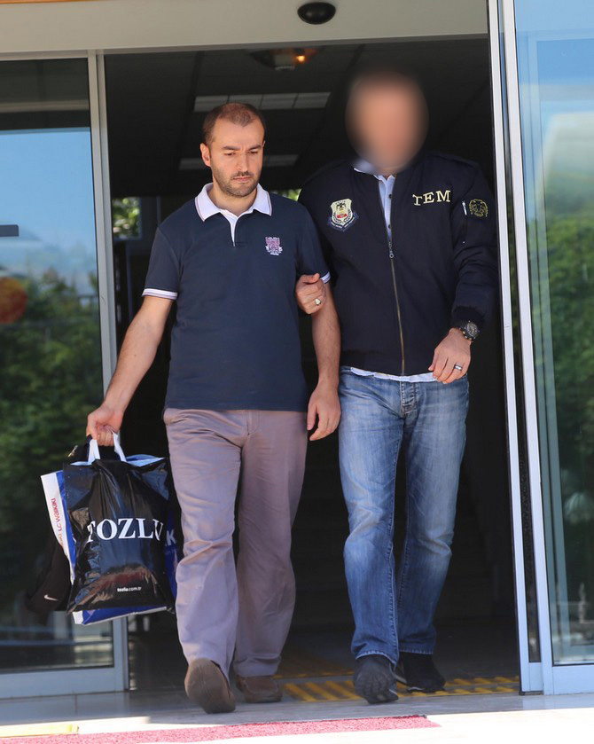 rize’de-11-ogretmen-daha-feto’den-tutuklandi-(1)-002.jpg