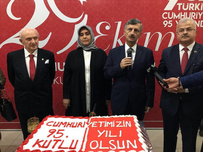 rize’de-29-ekim-cumhuriyet-resepsiyonu-(39).jpg