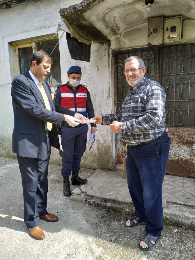 rize’de-65-yas-ustu-vatandasin-emekli-maasini-jandarma-ulastirdi.jpg