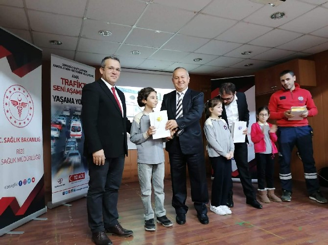 rize’de-acil-saglik-hizmetleri-haftasi-farkindalik-etkinligi-(8)[1].jpg