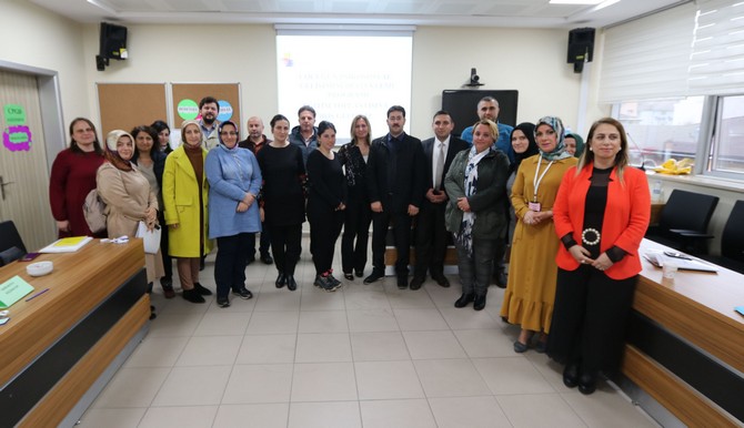 rize’de-aile-hekimlerine-ve-ase-cpgd-egitimi-verildi-(11).jpg