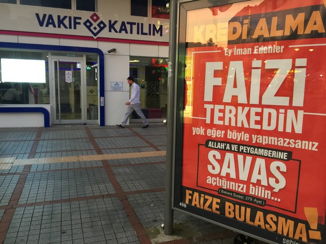 rize’de-bankalarin-onundeki-panolara-verilen-muthis-ilan!-(8).jpg