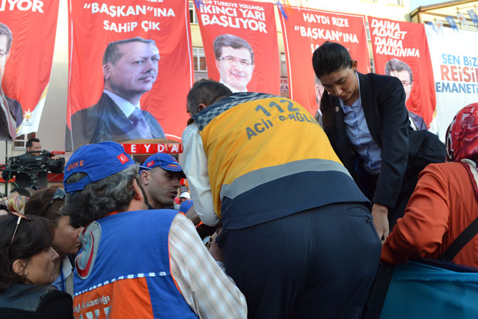 rize’de-bayiltan-basbakan-sevgisi-15.jpg rize’de-bayiltan-basbakan-sevgisi-15.jpg