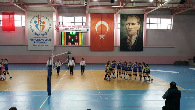 rize’de-bolgesel-bayan-voleybol-musabakalari-basladi-(4)-001.jpg