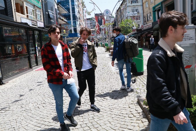 rize’de-cadde-ve-sokaklar-genclerin-(3).jpg