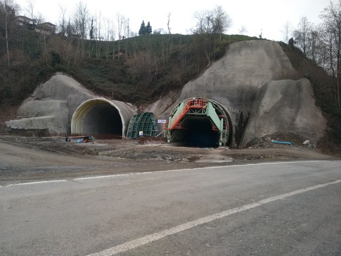rize’de-cevre-yolu’nda-istimlak-bedellerine-tepki-(3).jpg