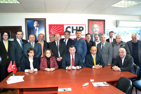 rize’de-chp-yeni-yonetimi-ile-basin-karsisina-gecti1.20150401122025.jpg rize’de-chp-yeni-yonetimi-ile-basin-karsisina-gecti1.20150401122025.jpg