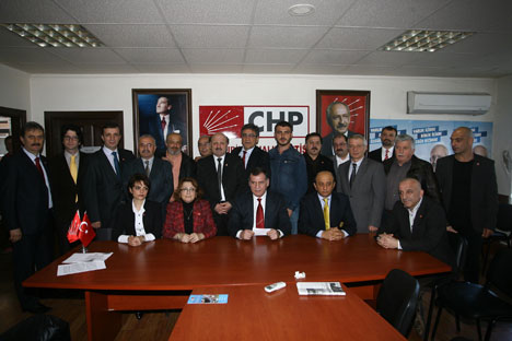 rize’de-chp-yeni-yonetimi-ile-basin-karsisina-gecti10.jpg rize’de-chp-yeni-yonetimi-ile-basin-karsisina-gecti10.jpg