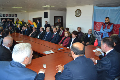rize’de-chp-yeni-yonetimi-ile-basin-karsisina-gecti4.jpg rize’de-chp-yeni-yonetimi-ile-basin-karsisina-gecti4.jpg
