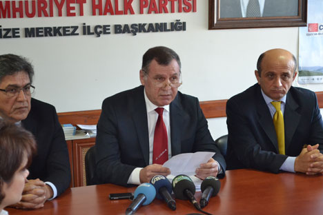 rize’de-chp-yeni-yonetimi-ile-basin-karsisina-gecti5.jpg rize’de-chp-yeni-yonetimi-ile-basin-karsisina-gecti5.jpg