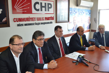 rize’de-chp-yeni-yonetimi-ile-basin-karsisina-gecti7.jpg rize’de-chp-yeni-yonetimi-ile-basin-karsisina-gecti7.jpg