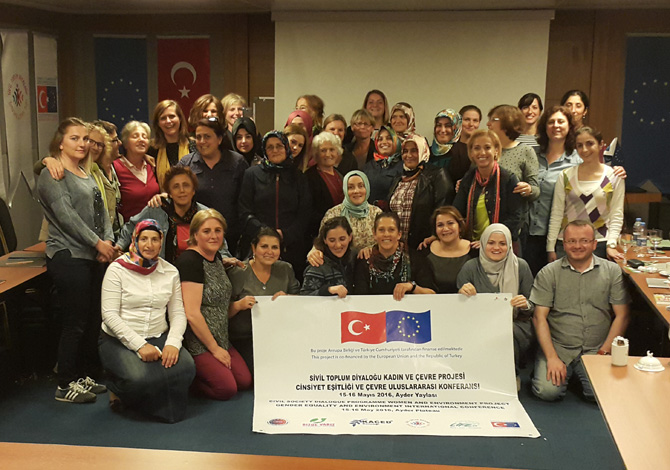 rize’de-cinsiyet-esitligi-ve-cevre-uluslararasi-konferansi-duzenlendi.jpg rize’de-cinsiyet-esitligi-ve-cevre-uluslararasi-konferansi-duzenlendi.jpg