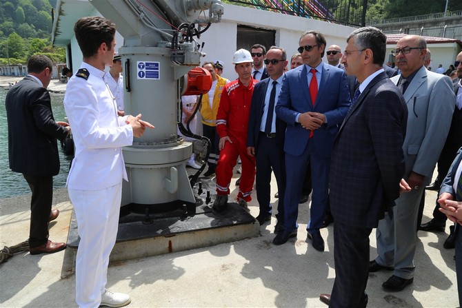 rize’de-denizcilik-alaninda-egitim-veren-3-lisenin-ortak-kullanimi-icin-olusturulan-‘denizde-emniyet-egitimleri-tesisi’nin-acilisi-yapildi-(2).jpg