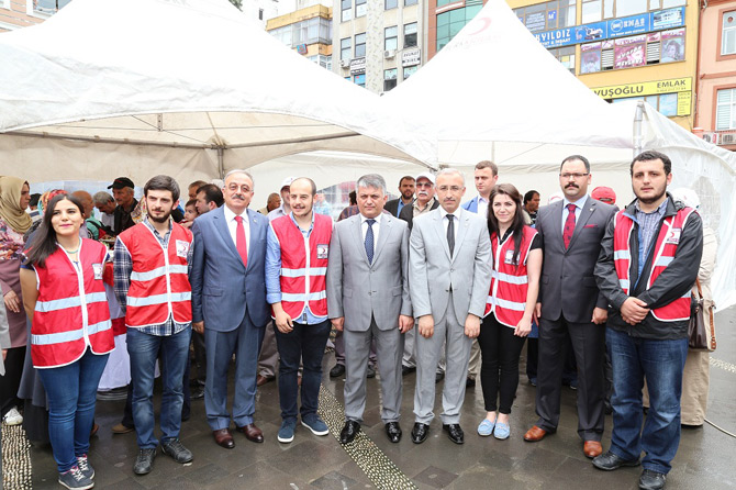rize’de-en-cok-kan-bagisi-yapan-vatandaslara-turk-kizilay’i-rize-kan-bagis-merkezi-tarafindan-altin,-gumus-ve-bronz-madalyalar-verildi4.jpg rize’de-en-cok-kan-bagisi-yapan-vatandaslara-turk-kizilay’i-rize-kan-bagis-merkezi-tarafindan-altin,-gumus-ve-bronz-madalyalar-verildi4.jpg