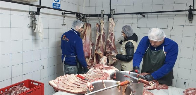 rize’de-et-ve-et-urunleri-isletmeleri-denetlendi-(5).jpg
