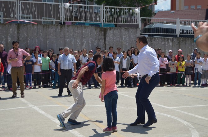 rize’de-geleneksel-cocuk-oyunlari-senligi-duzenlendi--(4).jpg
