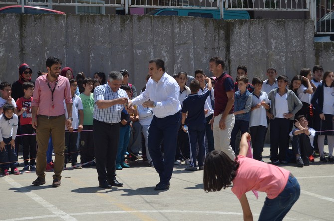 rize’de-geleneksel-cocuk-oyunlari-senligi-duzenlendi--(5).jpg
