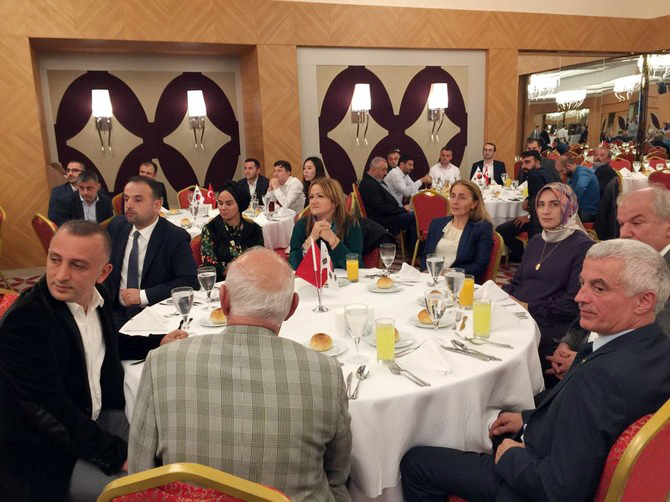 rize’de-guney-kore-turk-kardesligi-gala-yemegi-duzenlendi-(2).jpg