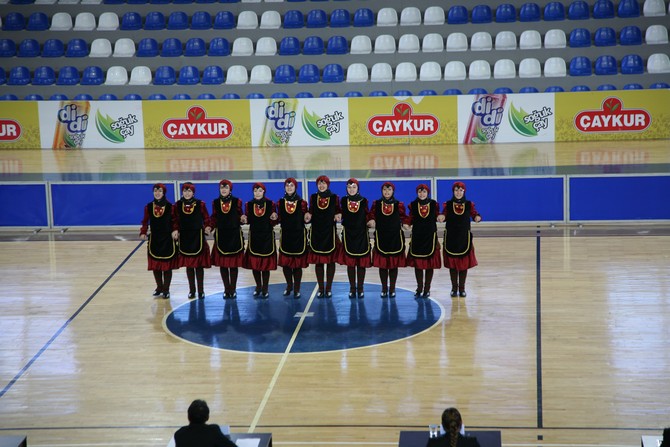 rize’de-halk-oyunlari-il-birinciligi-sona-erdi-(2).jpg