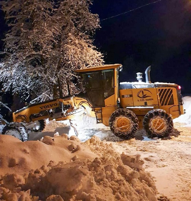 rize’de-kar-yagisi-nedeniyle-kapanan-153-koy-yolundan-72’si-acildi-(1).jpg