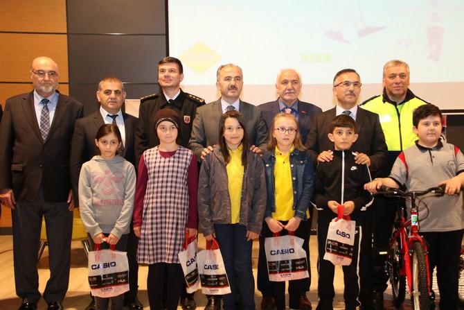 rize’de-karayollari-trafik-guvenligi-haftasi-kutlaniyor-(9).jpg