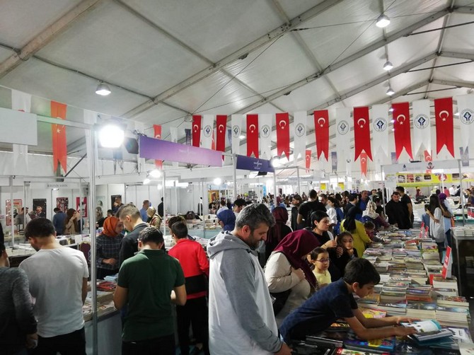 rize’de-kitap-fuarina-yogun-ilgi-(2).jpg